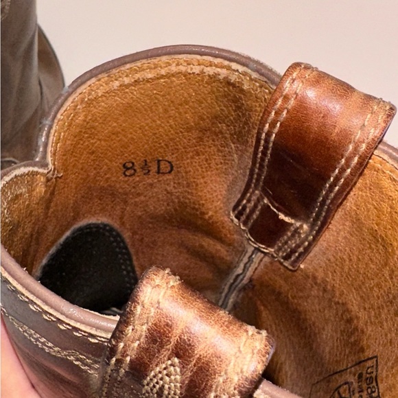 Ariat Classic Brown Leather Cowboy Boots man’s size 8.5 M - Picture 2 of 15